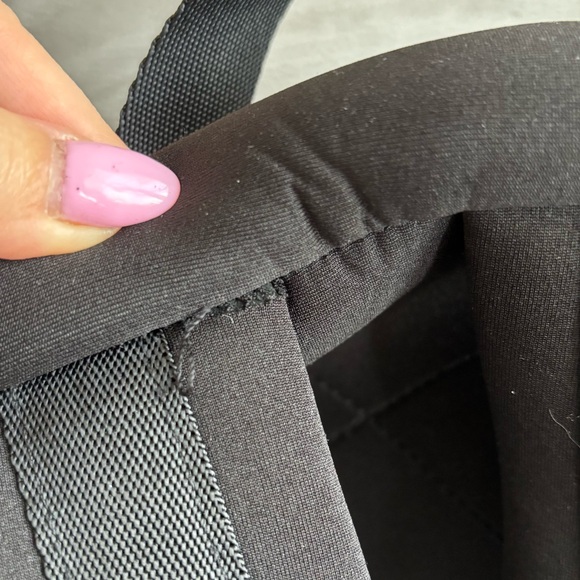 ALO YOGA STOW BACKPACK BLACK / SILVER - Picture 7 of 9